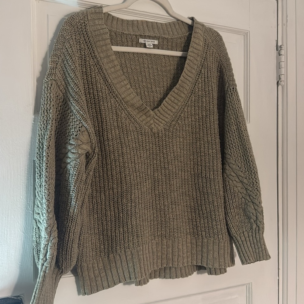 2 for $12 🎉 American Eagle Green V-Neck Sweater - Picture 4 of 11